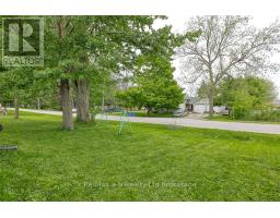 61 KERR CRESCENT - 6