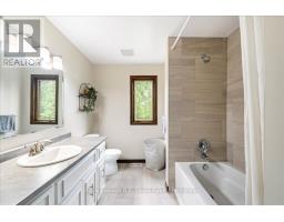 405542 BEACONSFIELD ROAD - 25