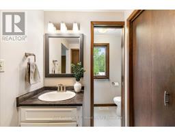 405542 BEACONSFIELD ROAD - 27