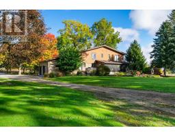 405542 BEACONSFIELD ROAD - 32
