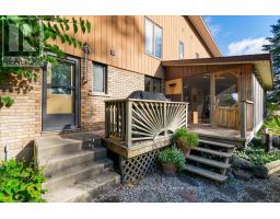 405542 BEACONSFIELD ROAD - 34