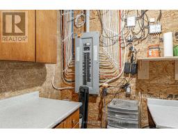 78 OLIVER CRESCENT - 31
