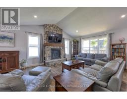 435 QUEEN STREET - 19