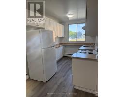 105 - 191 LISGAR AVENUE - 3