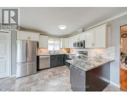 4 KERR CRESCENT - 23