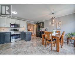 4 KERR CRESCENT - 25