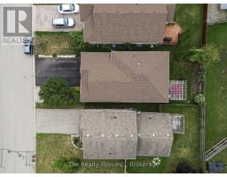 4 KERR CRESCENT - 4