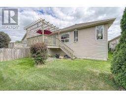 4 KERR CRESCENT - 46