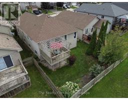 4 KERR CRESCENT - 7