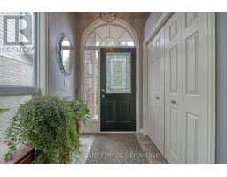 4 KERR CRESCENT - 9
