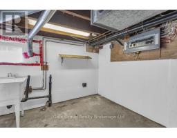 17 ARTHUR STREET - 18