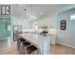 37 LOWRIE CRESCENT - 14
