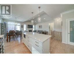 37 LOWRIE CRESCENT - 17