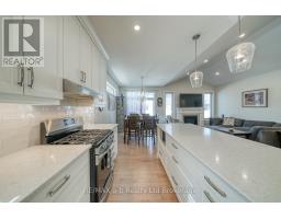 37 LOWRIE CRESCENT - 18