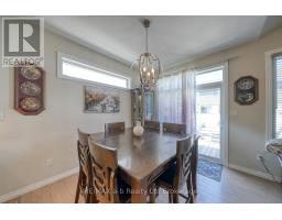 37 LOWRIE CRESCENT - 19