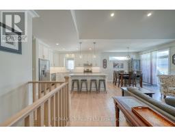 37 LOWRIE CRESCENT - 22