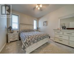 37 LOWRIE CRESCENT - 25