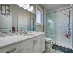 37 LOWRIE CRESCENT - 27