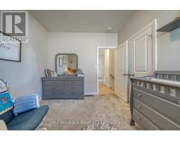 37 LOWRIE CRESCENT - 29