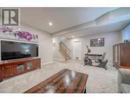 37 LOWRIE CRESCENT - 33
