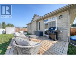 37 LOWRIE CRESCENT - 40