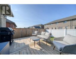 37 LOWRIE CRESCENT - 41