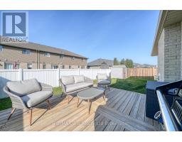 37 LOWRIE CRESCENT - 42