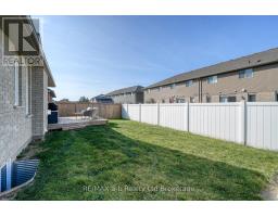 37 LOWRIE CRESCENT - 44