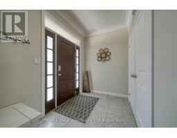 37 LOWRIE CRESCENT - 6