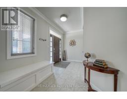 37 LOWRIE CRESCENT - 9