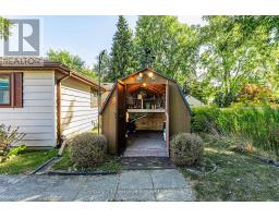 127 CLARKE STREET N - 33