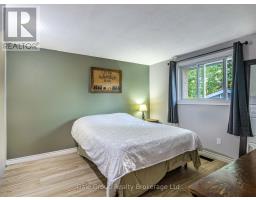 19 GREENDALE CRESCENT - 12