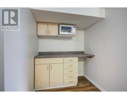 19 GREENDALE CRESCENT - 23