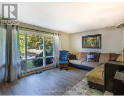 19 GREENDALE CRESCENT - 8