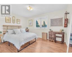 4 DEMEYERE AVENUE - 18