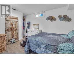 4 DEMEYERE AVENUE - 25