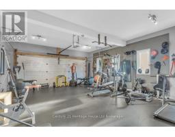 4 DEMEYERE AVENUE - 27