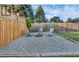 4 DEMEYERE AVENUE - 32