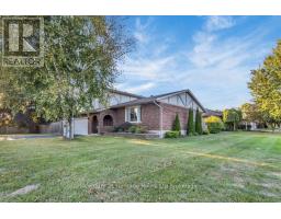 4 DEMEYERE AVENUE - 36