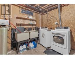 4 DEMEYERE AVENUE - 37