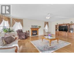 58 WILKINS CRESCENT - 3