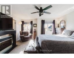 1637 DUNKIRK AVENUE - 32
