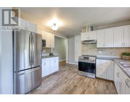 82 BEE STREET - 12