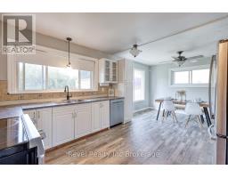 82 BEE STREET - 13