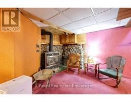 46 AILEEN DRIVE - 24