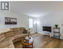 18 ORIOLE CRESCENT - 11
