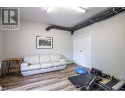 18 ORIOLE CRESCENT - 12
