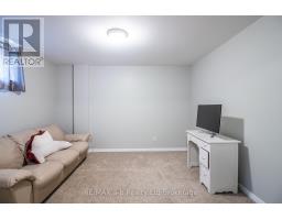 18 ORIOLE CRESCENT - 18