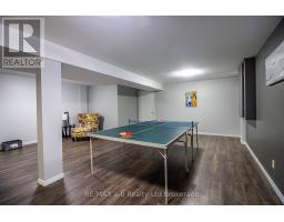 18 ORIOLE CRESCENT - 22