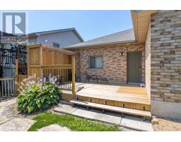 18 ORIOLE CRESCENT - 24